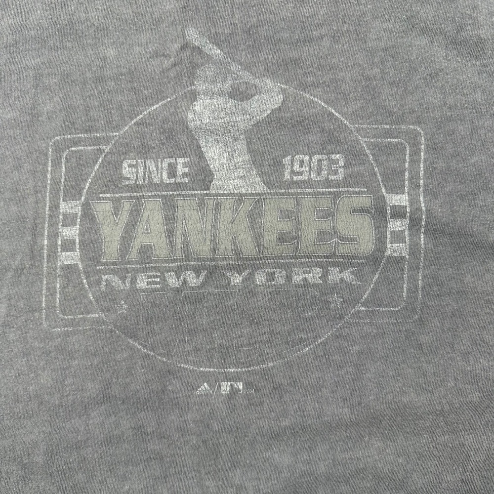 Vintage Adidas New York Yankees Graphic T-Shirt Mens XL Gray Relaxed Fit 2004 - Picture 4 of 10